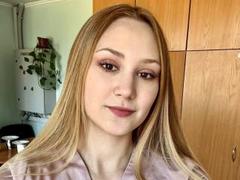 LaylaHott - blond female webcam at xLoveCam