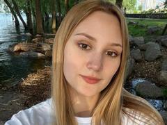 LaylaHott - blond female webcam at xLoveCam