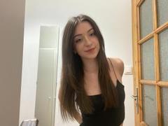 LeahCute - female with brown hair and  small tits webcam at xLoveCam