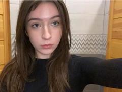 LeahCute - female with brown hair and  small tits webcam at xLoveCam