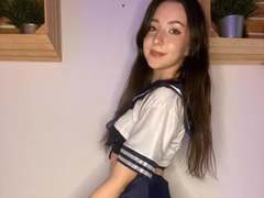 LeahCute - female with brown hair and  small tits webcam at xLoveCam