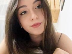 LeahCute - female with brown hair and  small tits webcam at xLoveCam