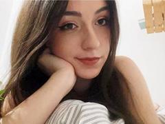 LeahCute - female with brown hair and  small tits webcam at xLoveCam