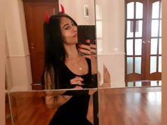 LeillaMurray - female with brown hair webcam at xLoveCam