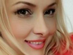 Leily - blond female webcam at xLoveCam