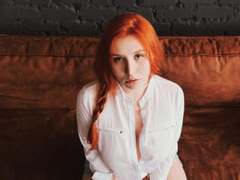 LianaSunflower - female with red hair and  big tits webcam at LiveJasmin