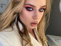 LeannaMistressX - blond female with  small tits webcam at ImLive