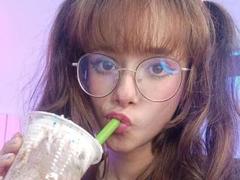 LilyLille - female webcam at xLoveCam