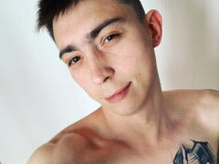 LimeVince - male webcam at xLoveCam