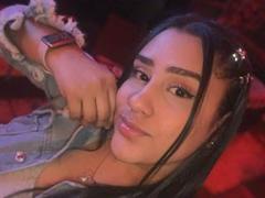 LisaEvans - female with black hair webcam at xLoveCam