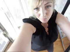 LisaXSienna - blond female with  small tits webcam at xLoveCam