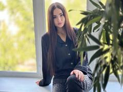 Lissa-hot - female with black hair webcam at xLoveCam