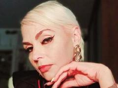 LonnyKendall - blond female webcam at xLoveCam