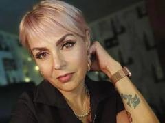 LonnyKendall - blond female webcam at xLoveCam