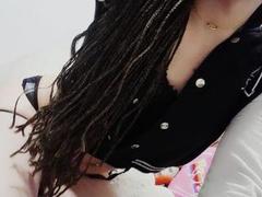 Lorenitha - shemale with brown hair webcam at xLoveCam