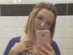 LoriPassion - blond female with  small tits webcam at xLoveCam