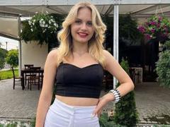 LoriVal - blond female webcam at xLoveCam