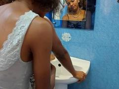 LouisaRiynah - female with brown hair and  small tits webcam at xLoveCam