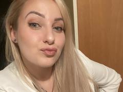 LoveCheryl - female webcam at xLoveCam