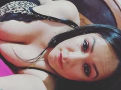 LucianaDiaz91 - female with black hair webcam at ImLive
