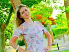 LuckyChantal - female with brown hair webcam at xLoveCam