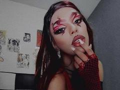 LucyVendeta - shemale with black hair webcam at xLoveCam