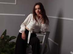 LouisPetit - female with brown hair and  small tits webcam at LiveJasmin