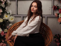 LouisPetit - female with brown hair and  small tits webcam at LiveJasmin