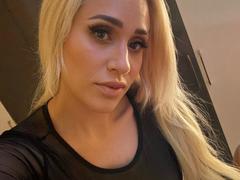 LunaSky-hot - blond female webcam at xLoveCam