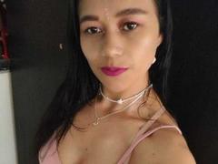 LunaYun - female webcam at xLoveCam