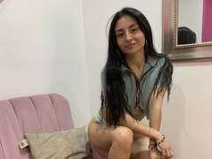 Lunitta69 - female webcam at xLoveCam