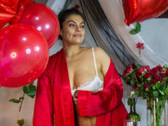 LustHottie - female webcam at xLoveCam