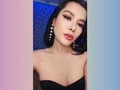 LuvYuhBeautiful - shemale with black hair and  small tits webcam at xLoveCam