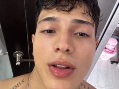 Lyaan - male webcam at xLoveCam