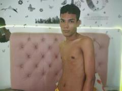 LyanBosse - male webcam at xLoveCam