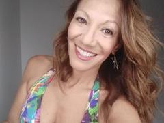 LylyFrench - female with brown hair webcam at xLoveCam