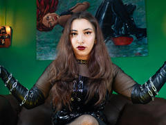 MadameLenna from xLoveCam