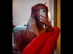 MadiissonAdams - female with red hair webcam at xLoveCam