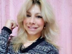 MagentaApern - blond female webcam at xLoveCam