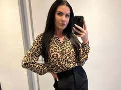 Malina-Lay - female with black hair webcam at xLoveCam