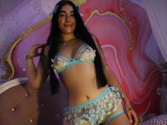 MaloryJones - female webcam at xLoveCam