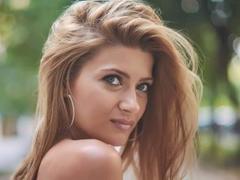 AnneMaryI - blond female webcam at LiveJasmin