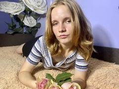 MargaritaKis - female webcam at xLoveCam