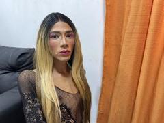 MargotMontilla - shemale with brown hair webcam at xLoveCam