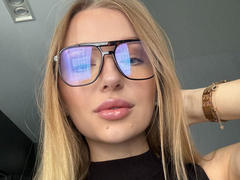 MariaKross - blond female with  small tits webcam at xLoveCam