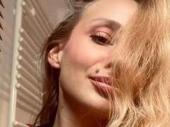 MarilynPretty - blond female with  big tits webcam at xLoveCam