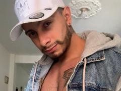 MarkBilly69 from xLoveCam