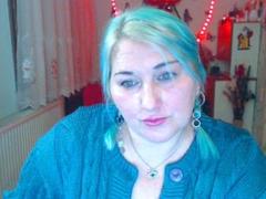 MarryJolie - female with brown hair and  big tits webcam at xLoveCam
