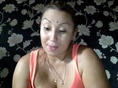 MaryMissQueen - female with brown hair webcam at xLoveCam