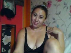 MaryMissQueen - female with brown hair webcam at xLoveCam